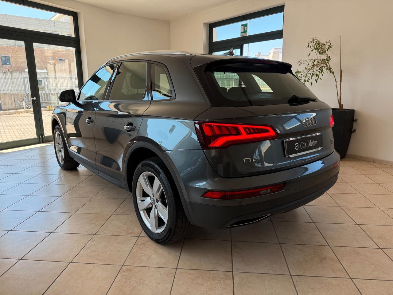 Audi Q5 2.0 TDI 190 CV quattro S tronic Business Sport