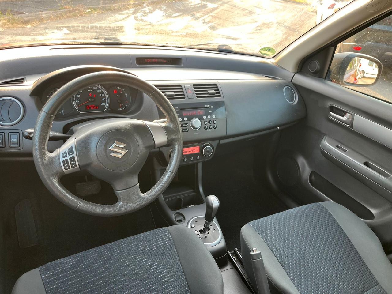 Suzuki Swift 1.3 5p. CAMBIO AUTOMATICO