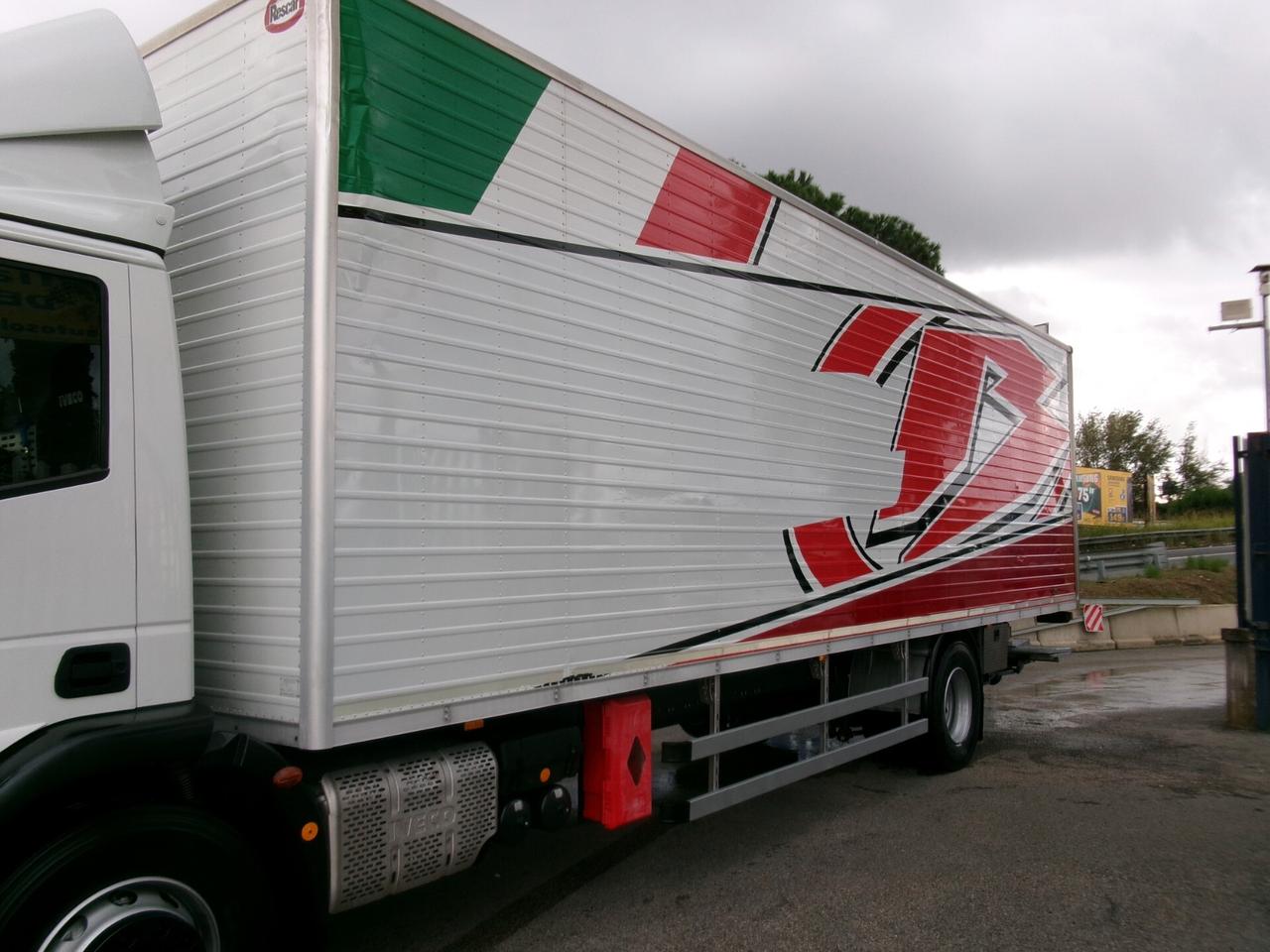 Iveco EUROCARGO 180/28 E6 FURGONE 9.60+ PEDANA **MOTORE NUOVO**
