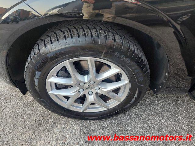 VOLVO XC60 B4 (d) AWD Geartronic Momentum Pro