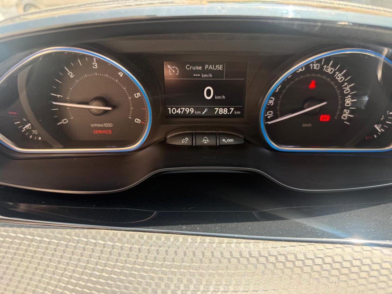 Peugeot 2008 BlueHDi 100 S&S Black Matt
