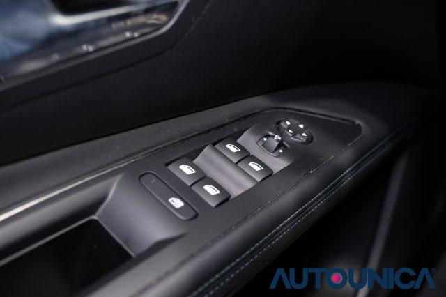 PEUGEOT 3008 Hybrid4 300 E-EAT8 ALLURE PACK FULL LED