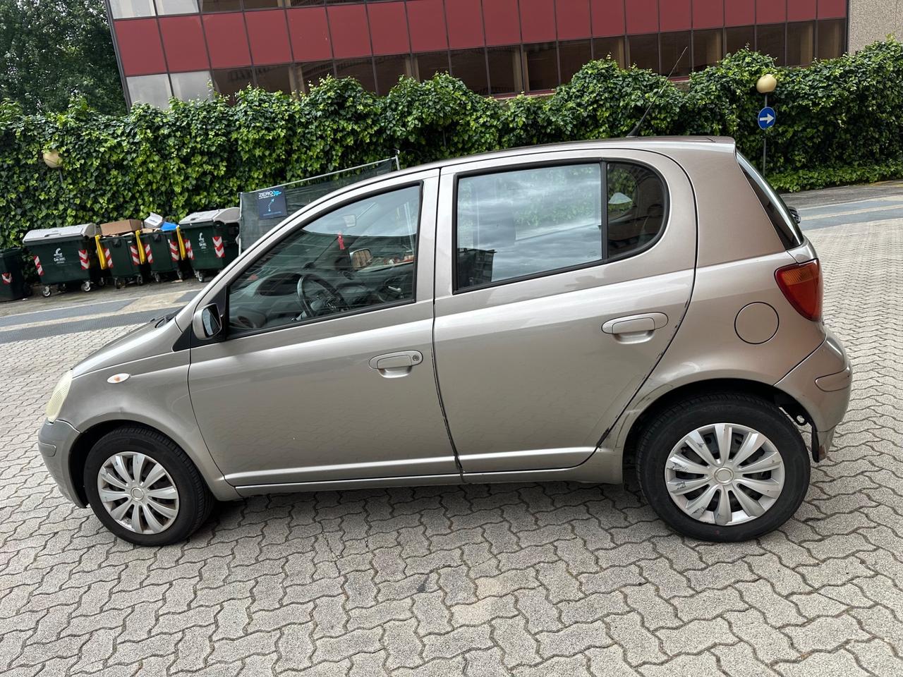 Toyota Yaris 1.0i 16V cat 5 porte Expo Clima