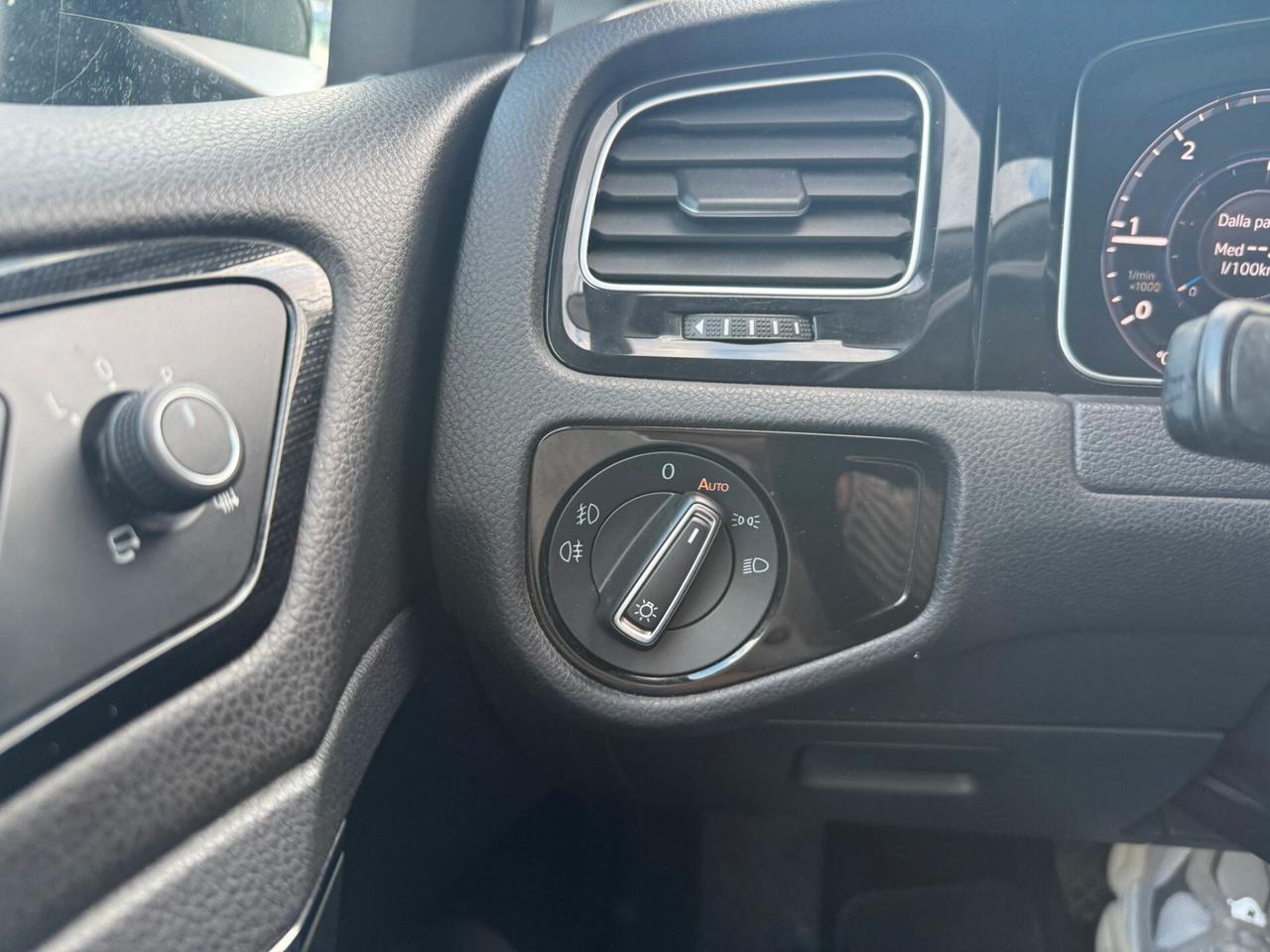 Volkswagen Golf 2.0 TDI DSG 5p. Highline BlueMotion Technology