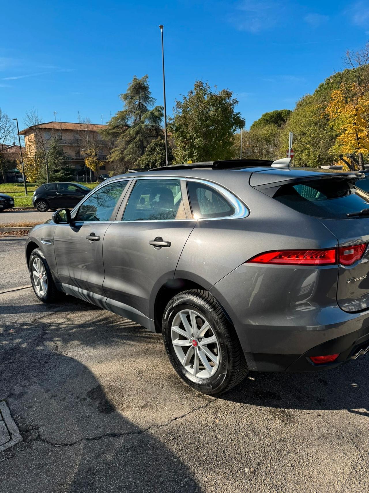 Jaguar F-Pace 2.0 D 180 CV AWD Portfolio