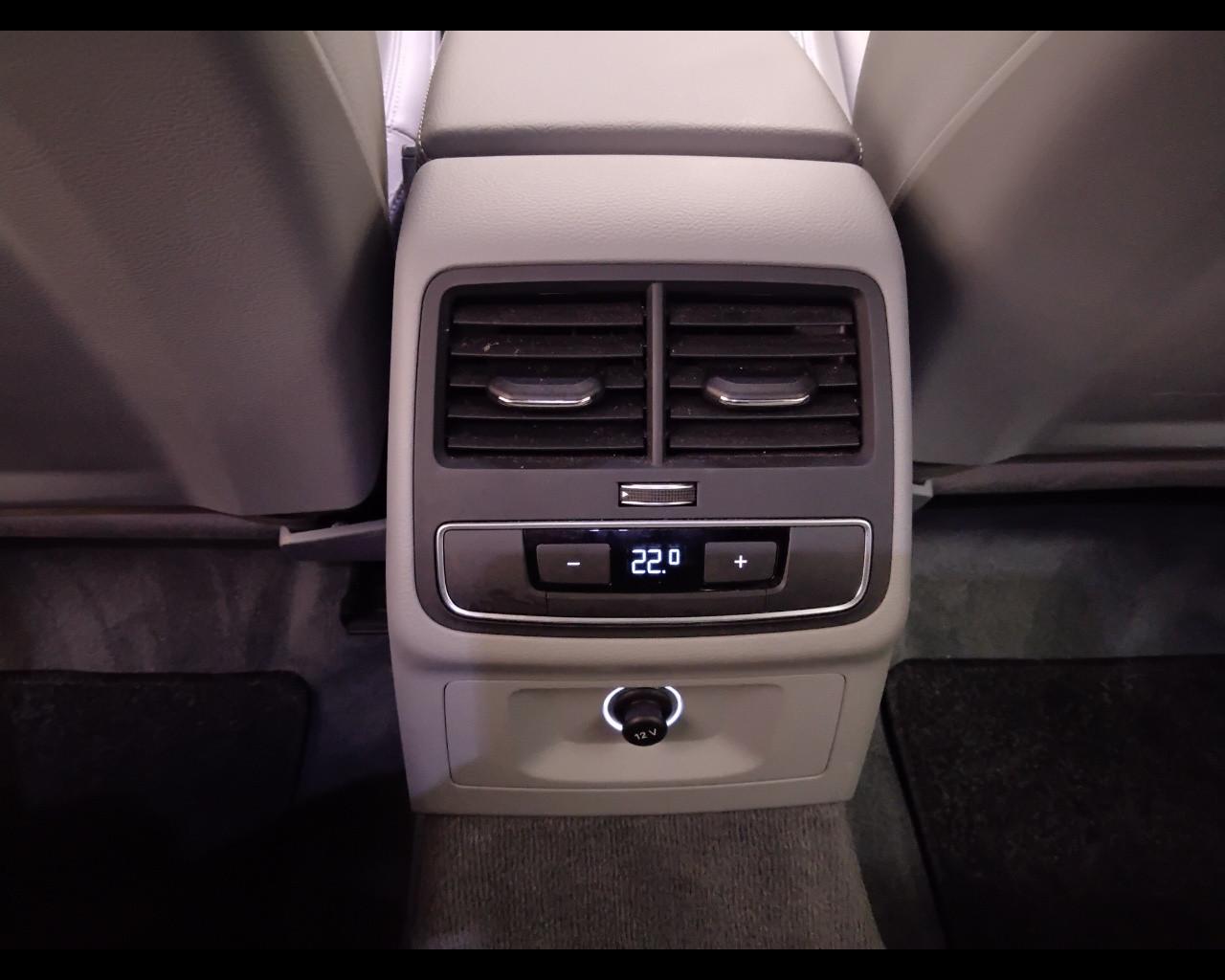 AUDI A4 V 2019 Avant - A4 Avant 40 2.0 g-tron Business Advanced 1