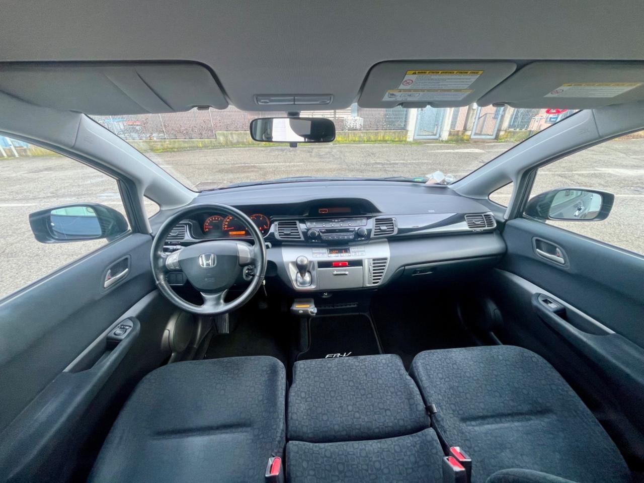 Honda FR-V 1.7benz 2006 124.000km 6posti pefetta