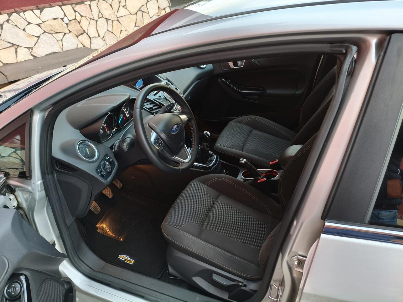 Ford Fiesta 1.5 TDCi 75CV 5 porte Titanium