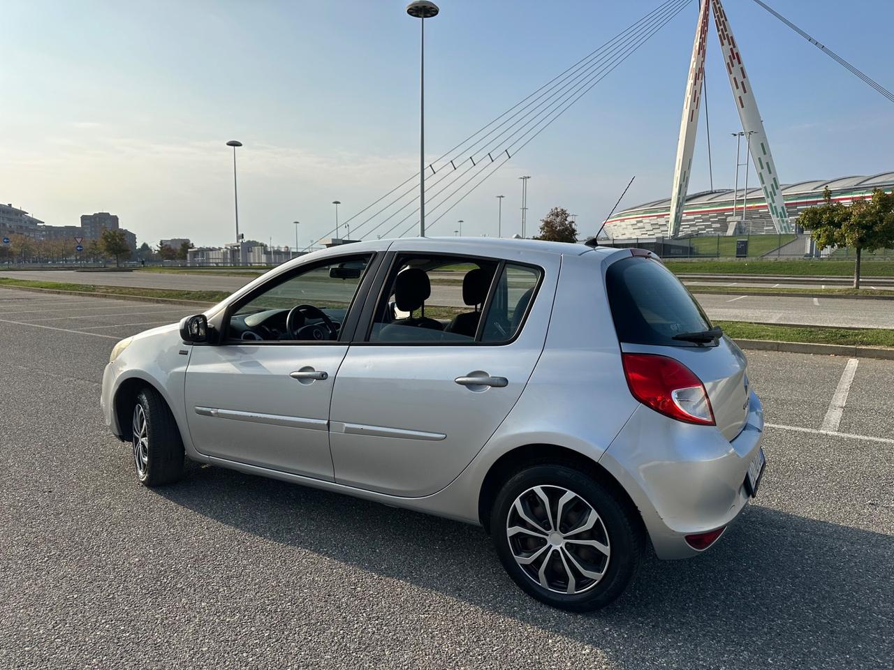 Renault Clio 1.2 16V 5 porte GPL della casa fino 2032
