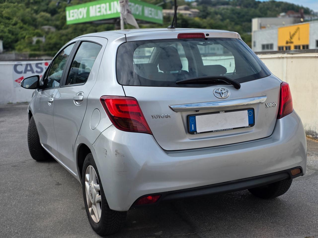 Toyota Yaris 1.0 5 porte Lounge