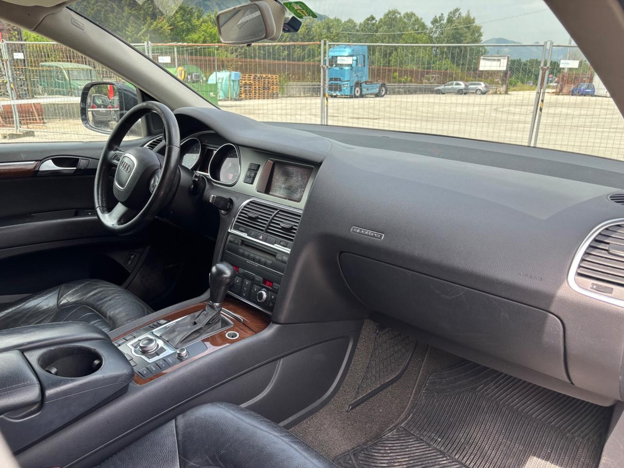 Audi Q7 3.0 V6 TDI 233CV quattro tiptronic