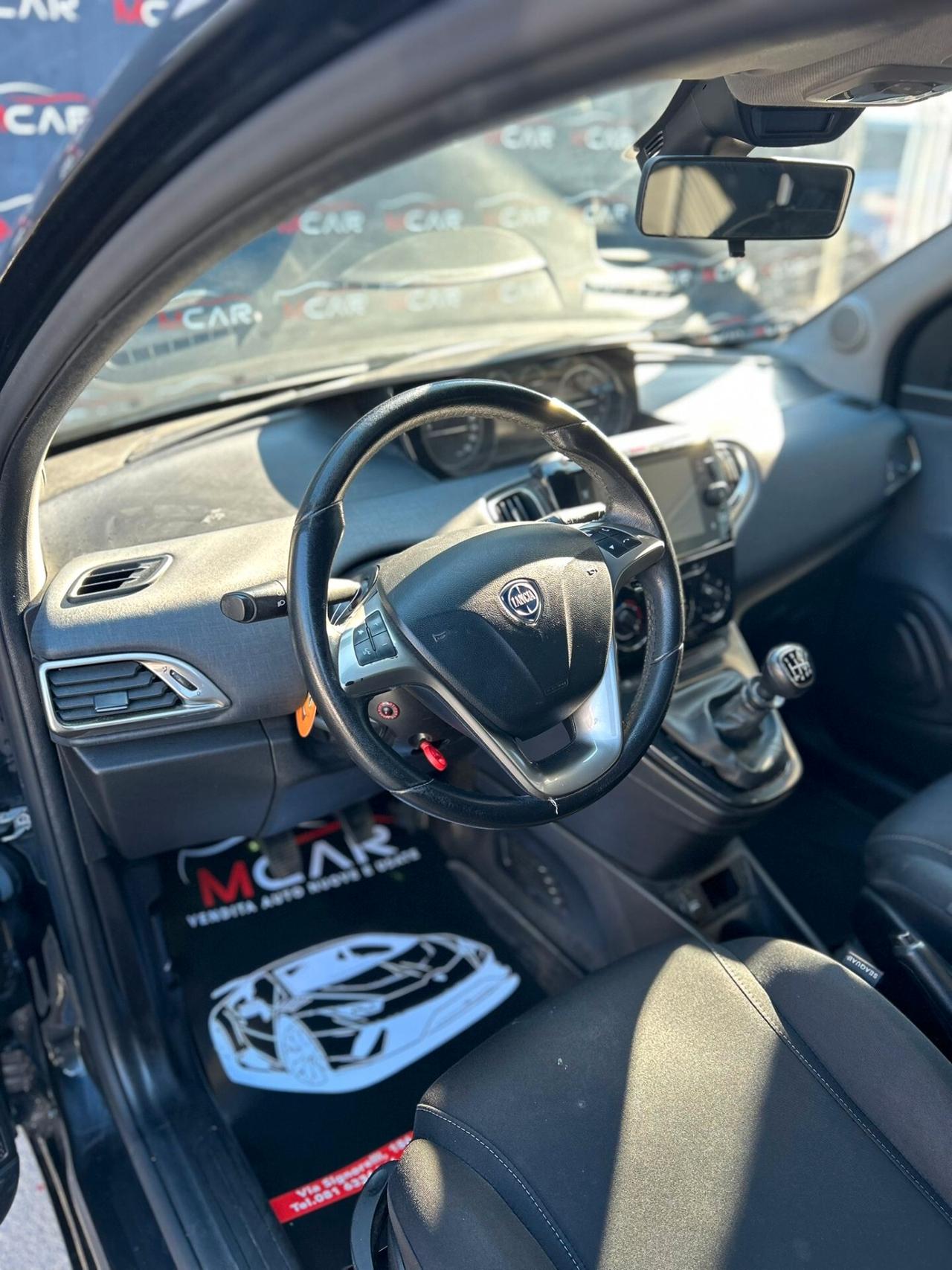 Lancia Ypsilon 1.0 FireFly 5 porte S&S Hybrid Ecochic Gold