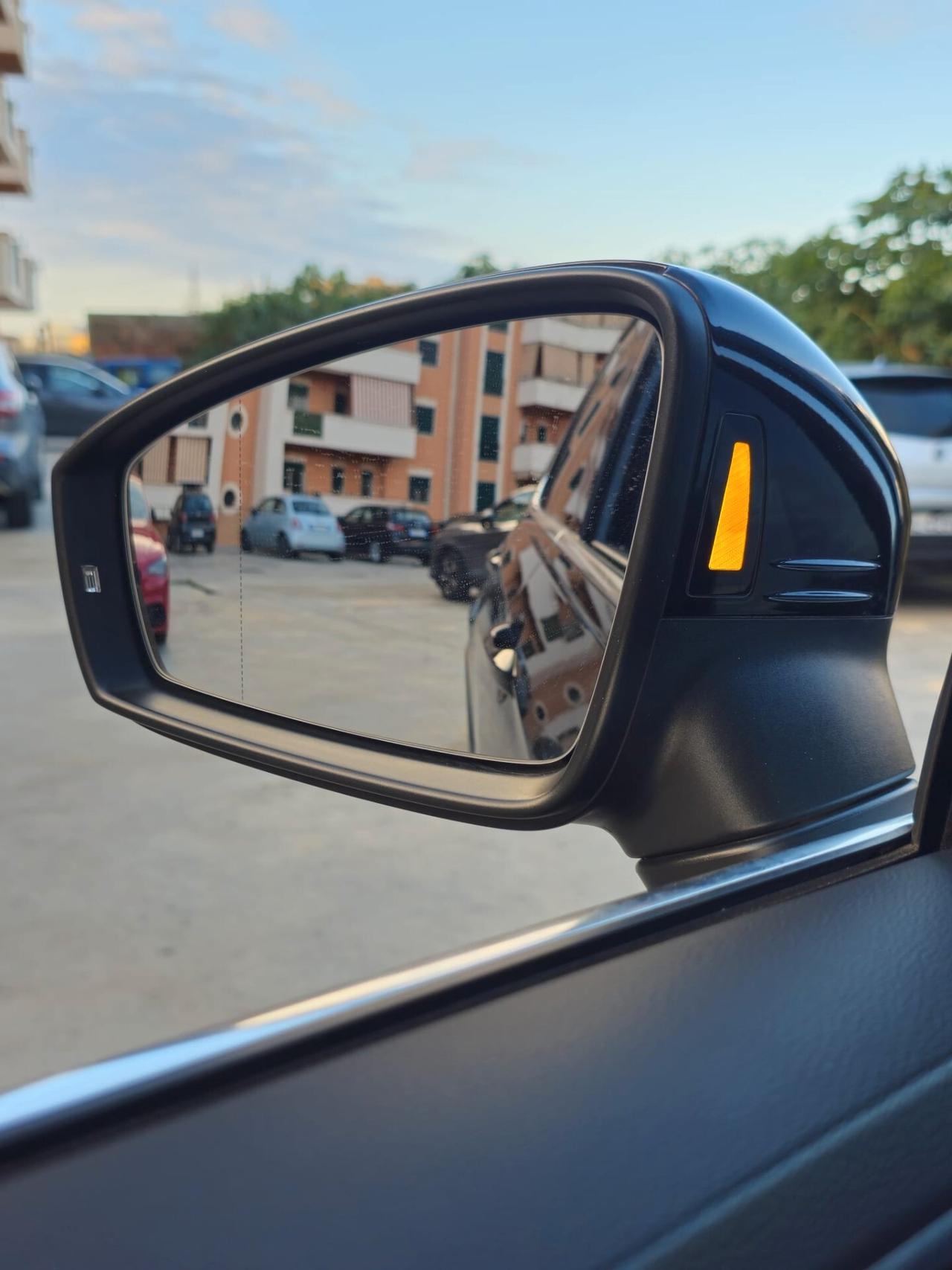 Volkswagen Tiguan 2.0 TDI 150 CV SCR DSG R-Line