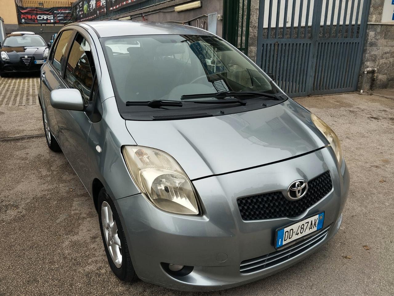 Toyota Yaris 1.0 5 porte Sol