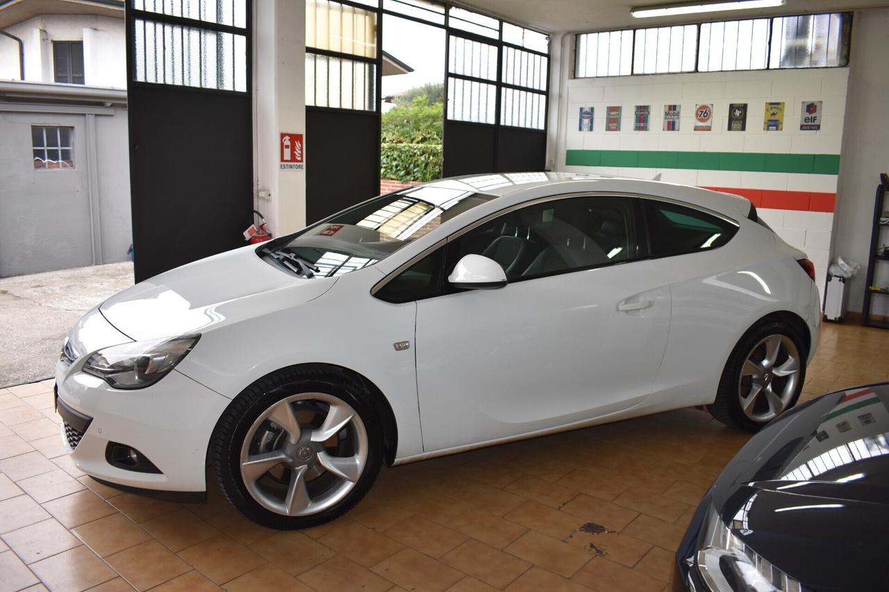 Opel Astra GTC 2.0 Cdti Cosmo S