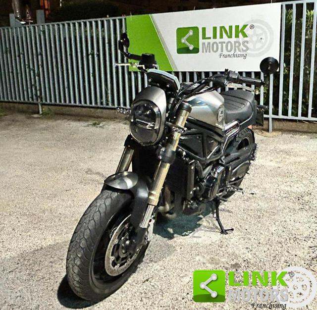 BENELLI Leoncino 800 .