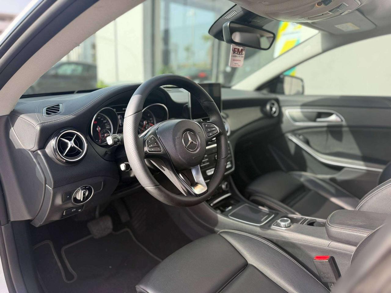 Mercedes-Benz CLA 200 D 2.2 136CV AMG Premium Auto TETTO ITALIANA UNICO PROPRIETARIO