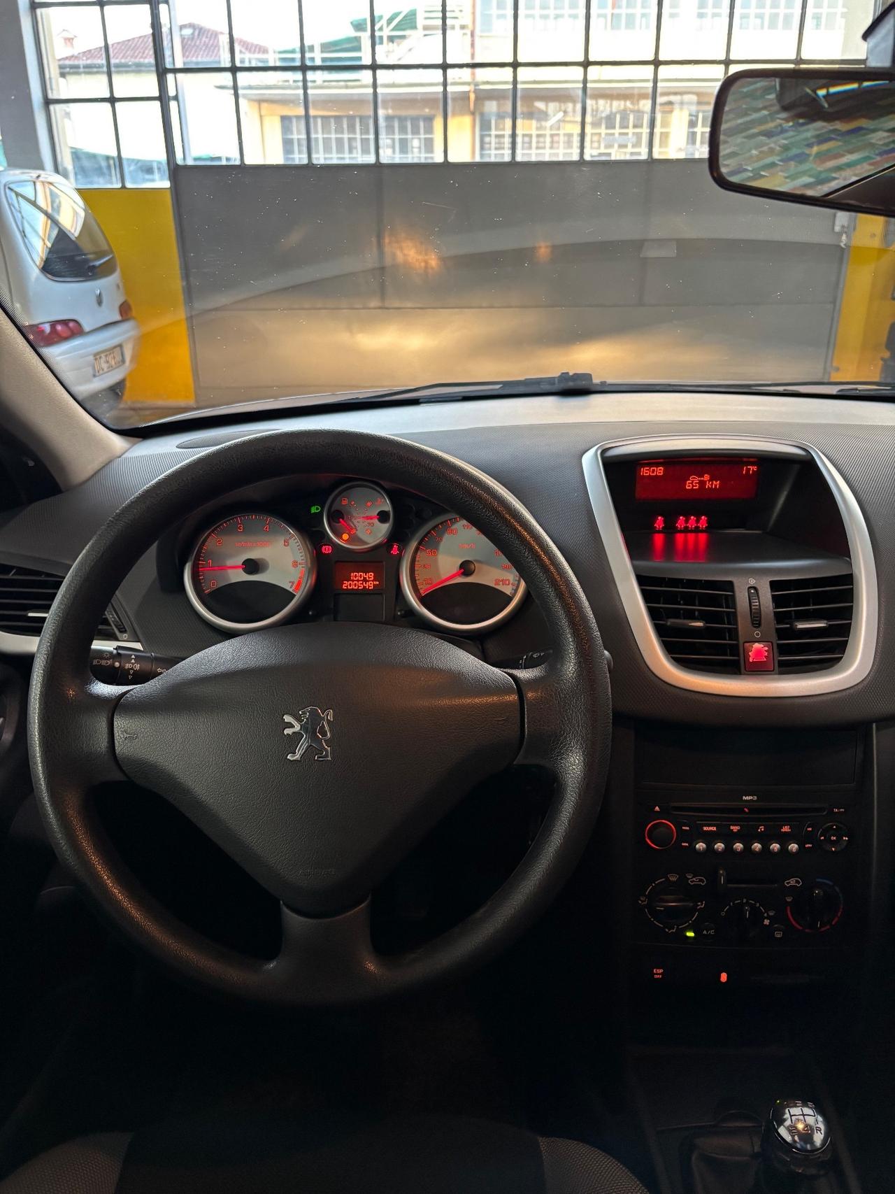 Peugeot 207 1.4 8V 75CV 3p. X Line