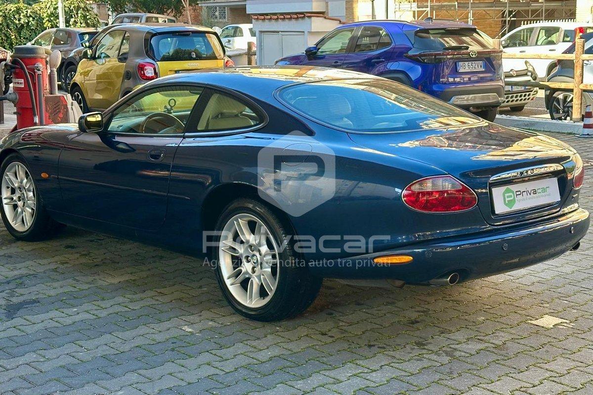 JAGUAR XK8 4.0 Coupé