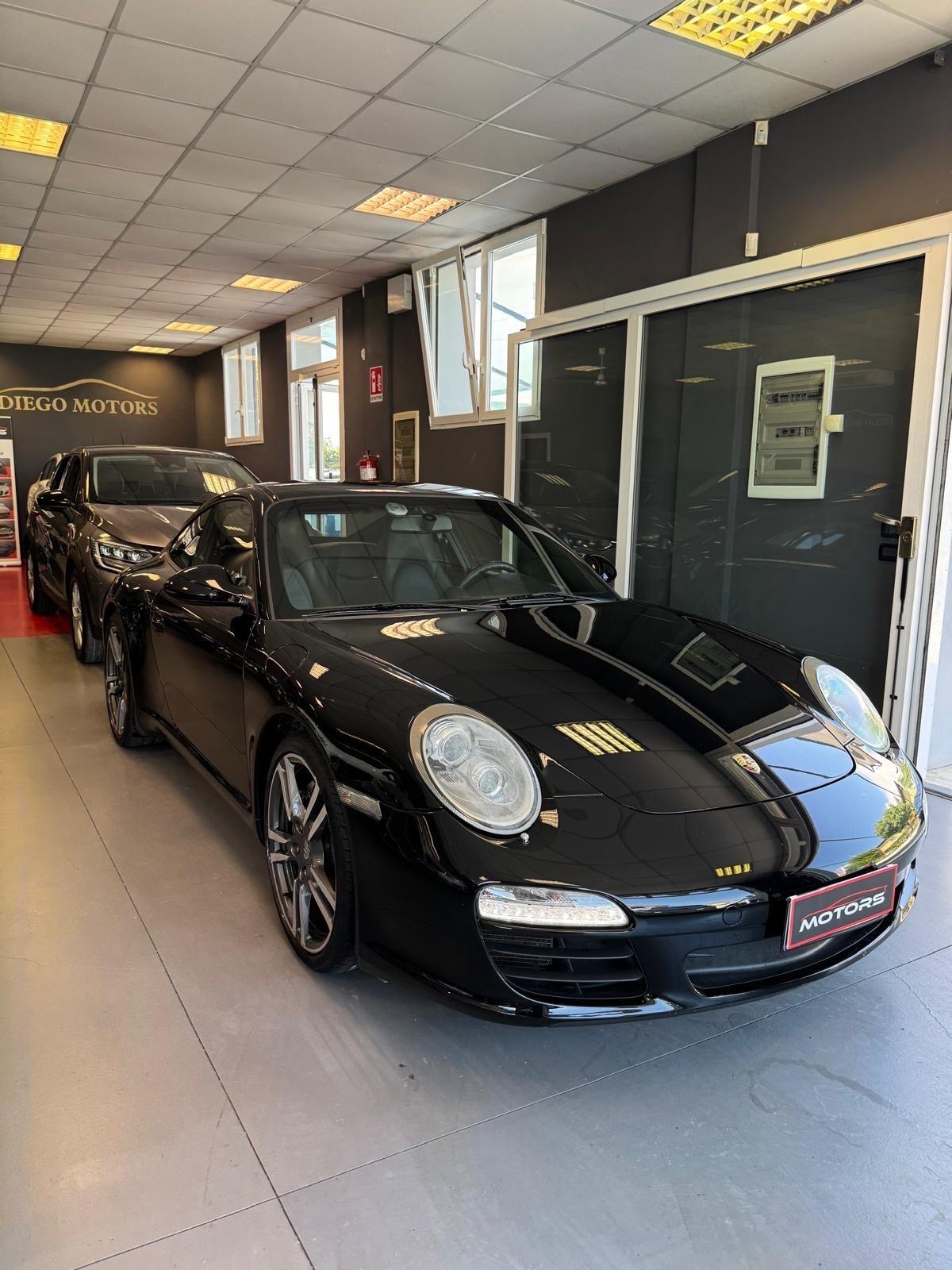 Porsche 911 Carrera Coupé Black Edition