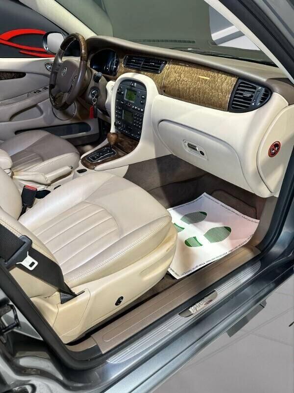 Jaguar X-Type 2.5 V6 24V cat Executive