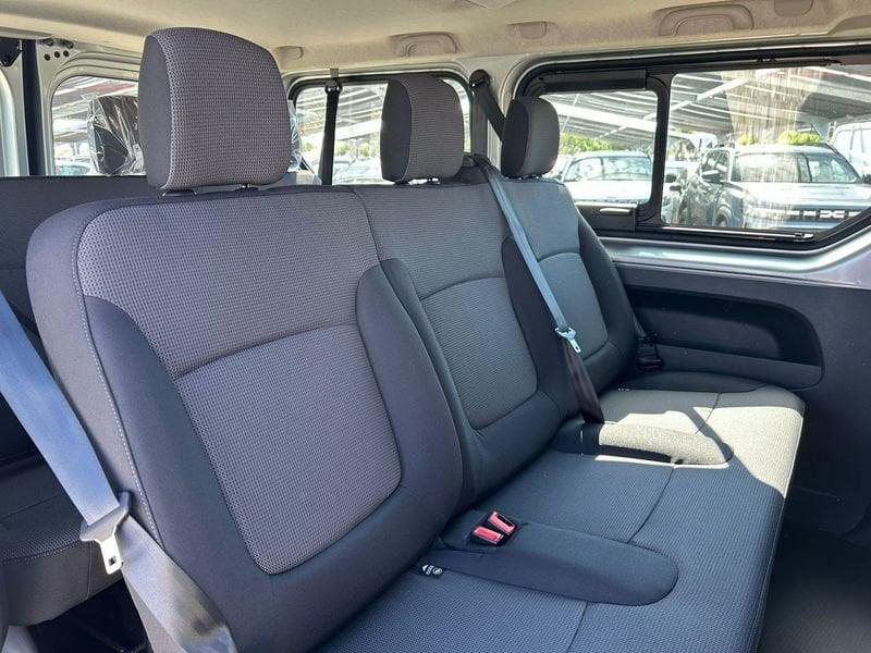 Renault Trafic passenger 2.0 Blue dci 150cv L1H1 Authentic