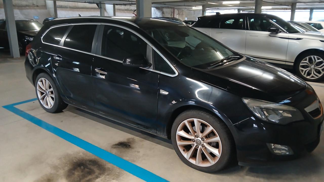 Opel Astra 2.0 CDTI 165CV Sports Tourer Cosmo