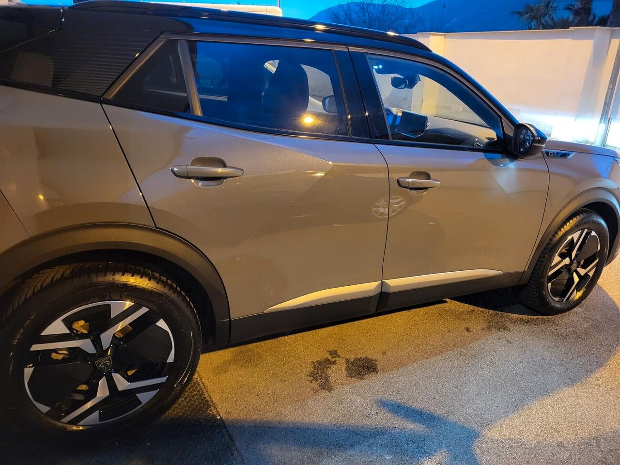 Peugeot 2008 BlueHDi 130 EAT8 GT ANNO 10.2023