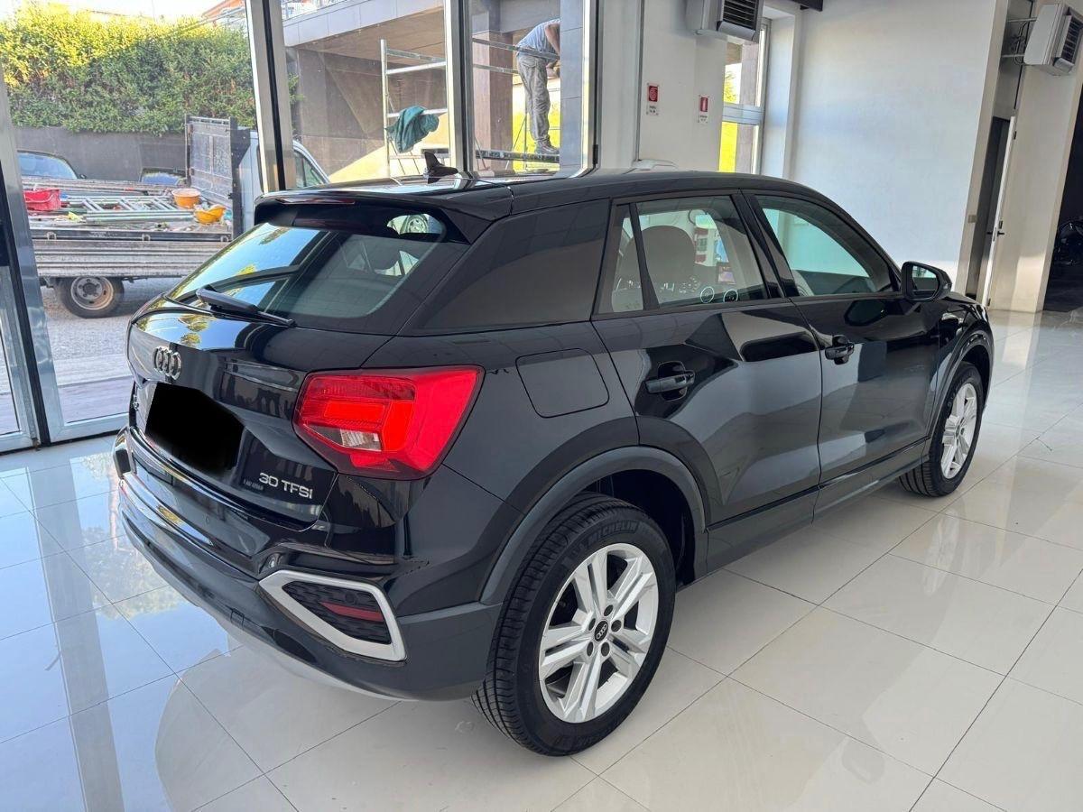 Audi Q2 30 TFSI Identity Black
