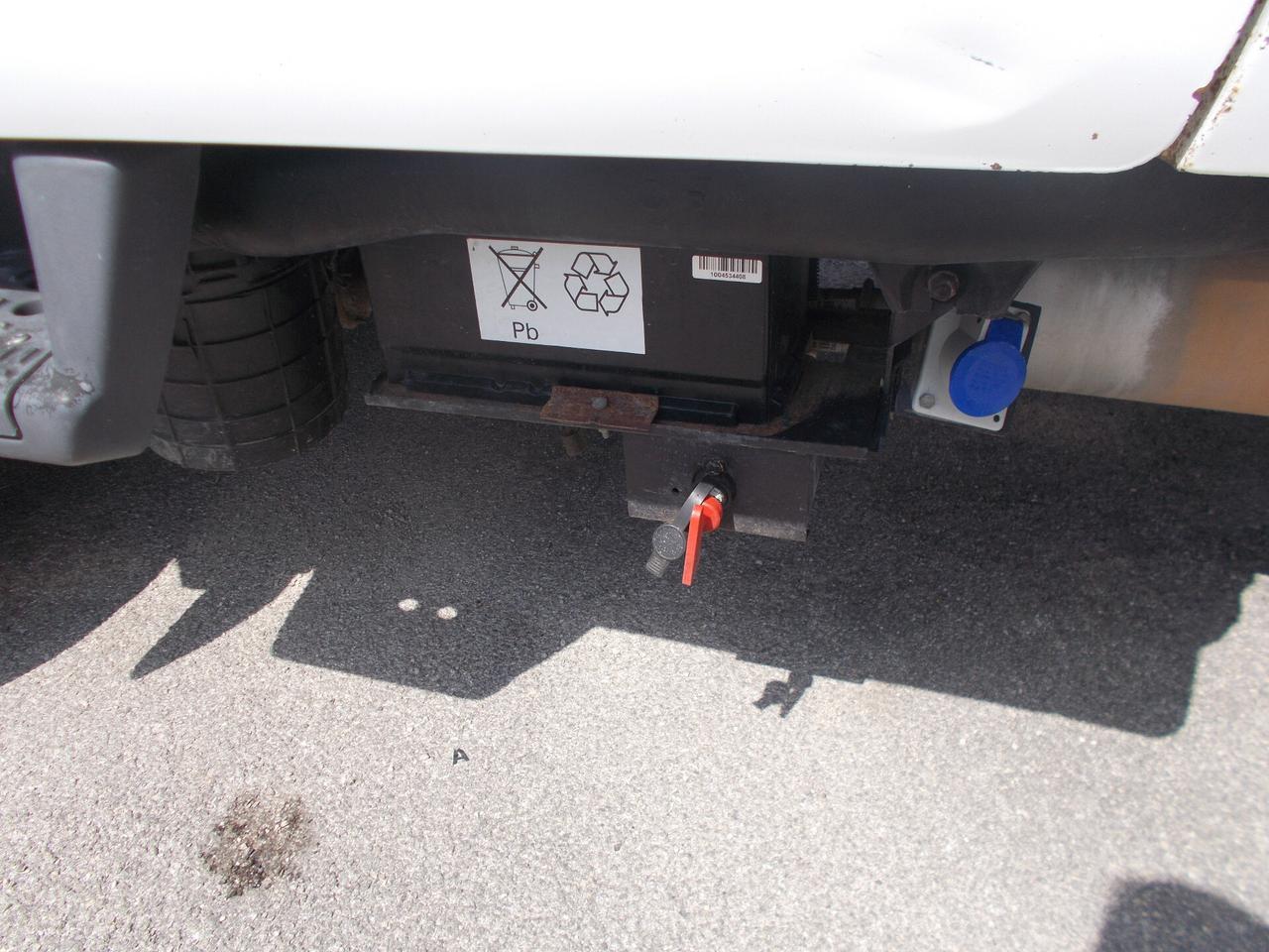 iveco nissan cabstar 35.13 2005 doppia + cassone fisso