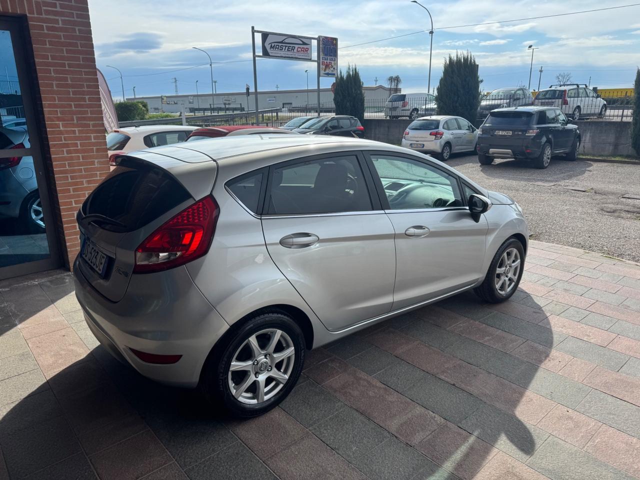 Ford Fiesta 1.4 TDCi 68CV 5 porte Titanium