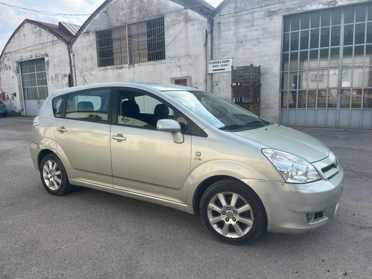 Toyota Corolla Verso 2.2 16V D-4D