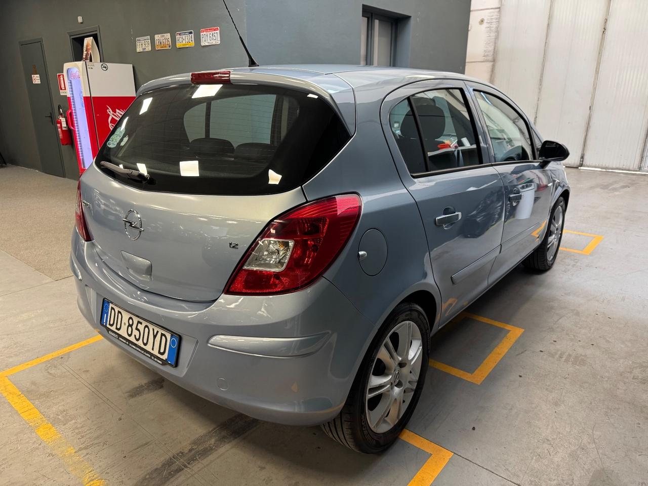 Opel Corsa 1.2 5 porte Cosmo