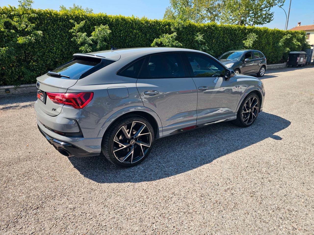 Audi Q3 RS quattro S tronic
