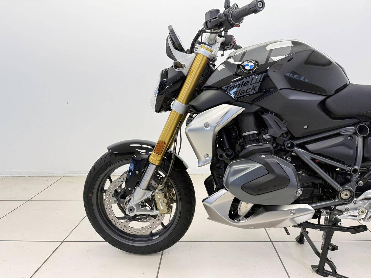 BMW R 1250 R Triple Black