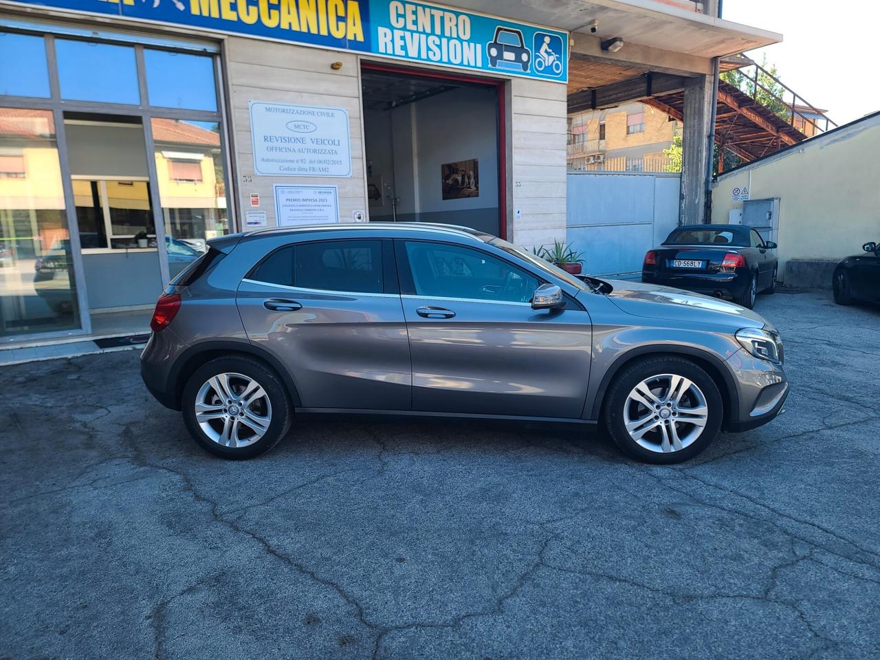 Mercedes-benz GLA 180 d Automatic Premium 2016 PROMO