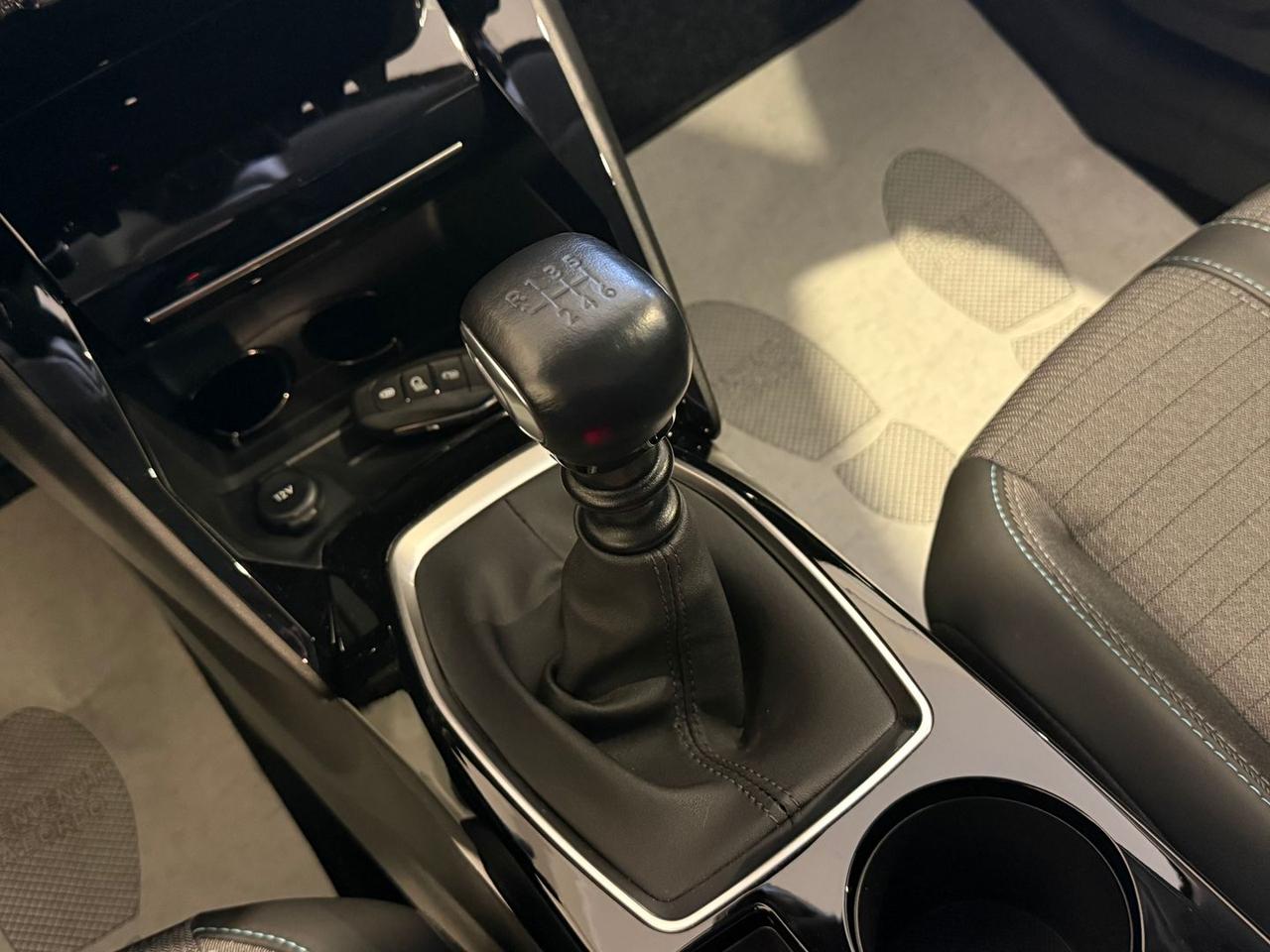 Peugeot 208 Allure Pack 1.5 Blue HDI 100 #10467