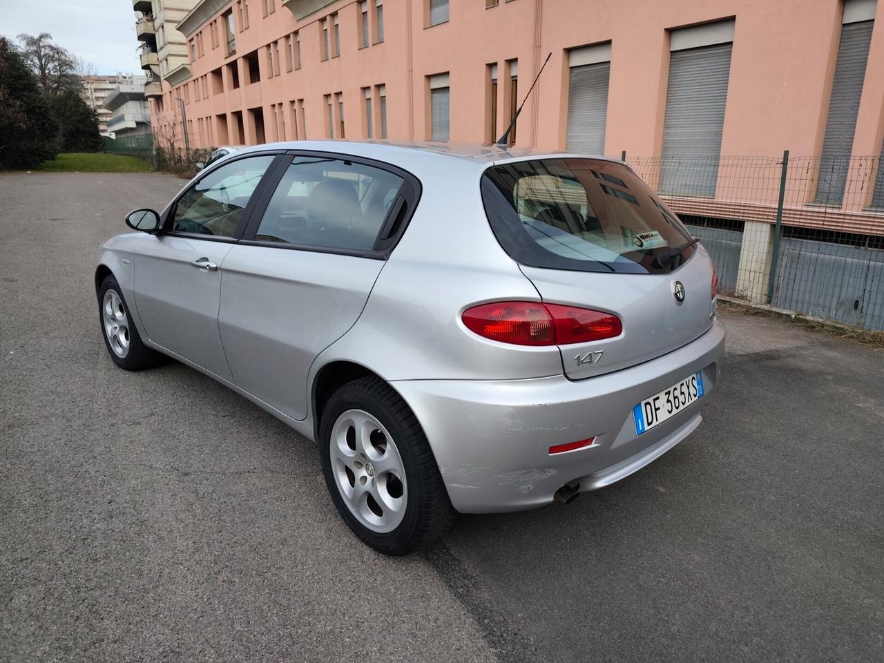 Alfa Romeo 147 1.6 Benz euro 4 5 porte Black Line