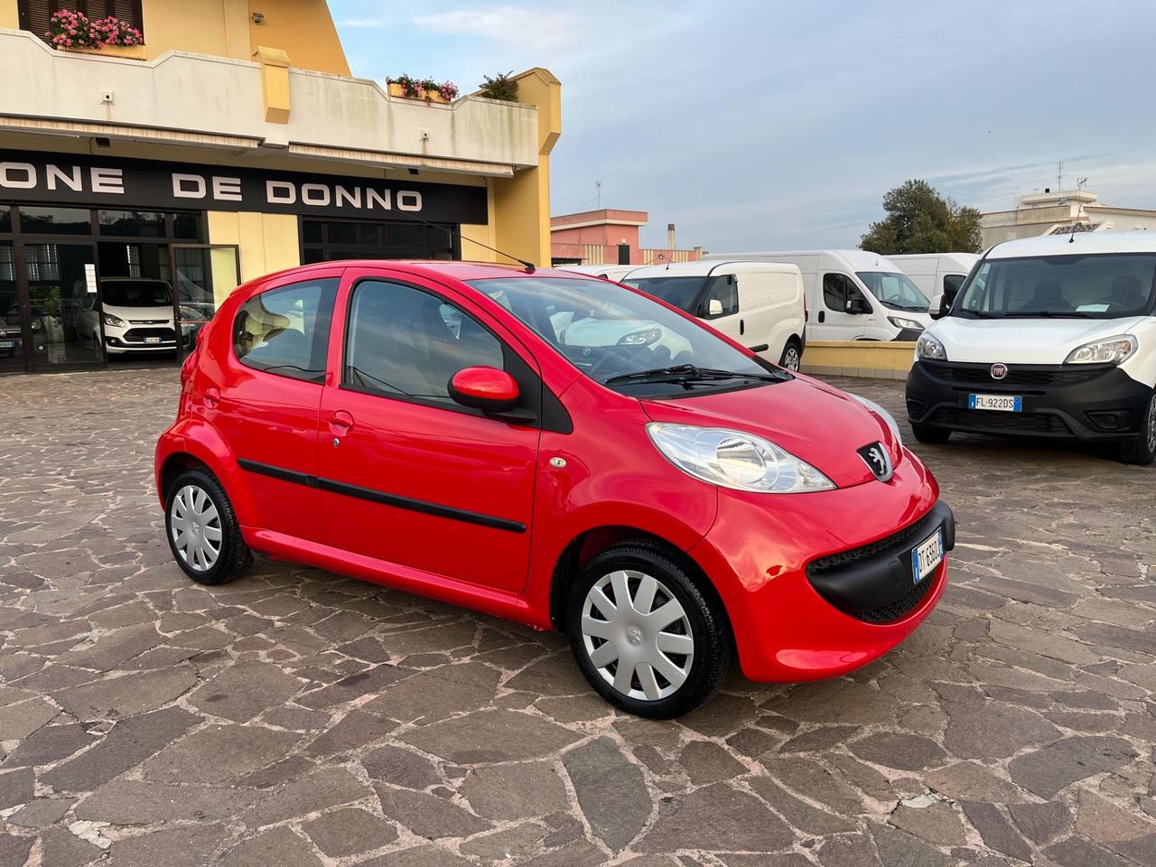 Peugeot 107 1.0 68CV 5p. KM 79000 ( NEOPATENTATI)