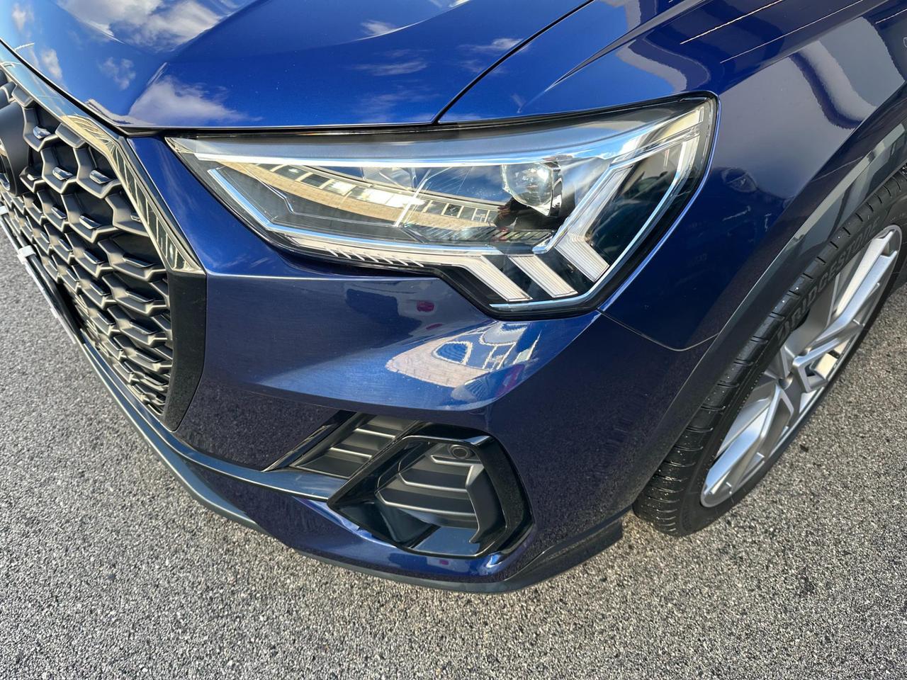 Audi Q3 Sportback 35 2.0 tdi Identity Black s-tronic