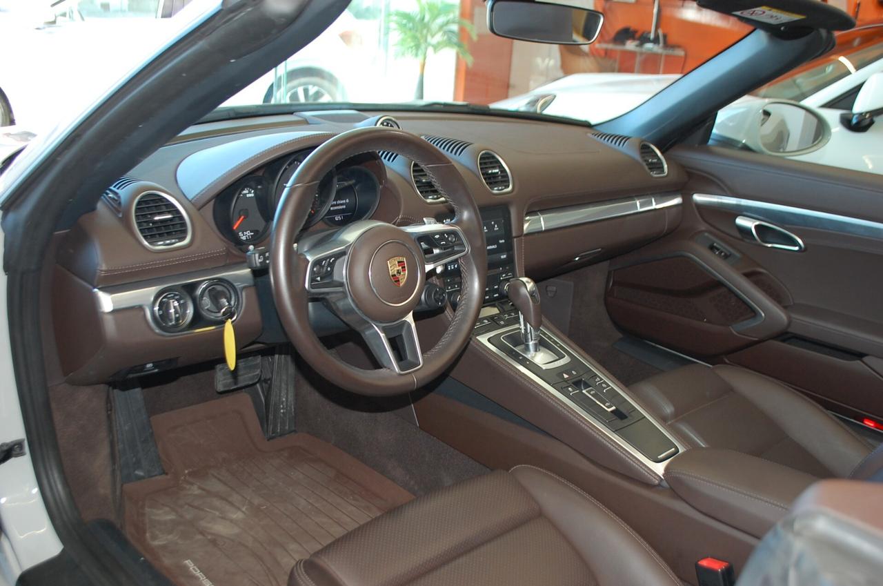 Porsche Boxster 718 2.0 300CV pdk Spyder Pelle Navi Led USB Lega