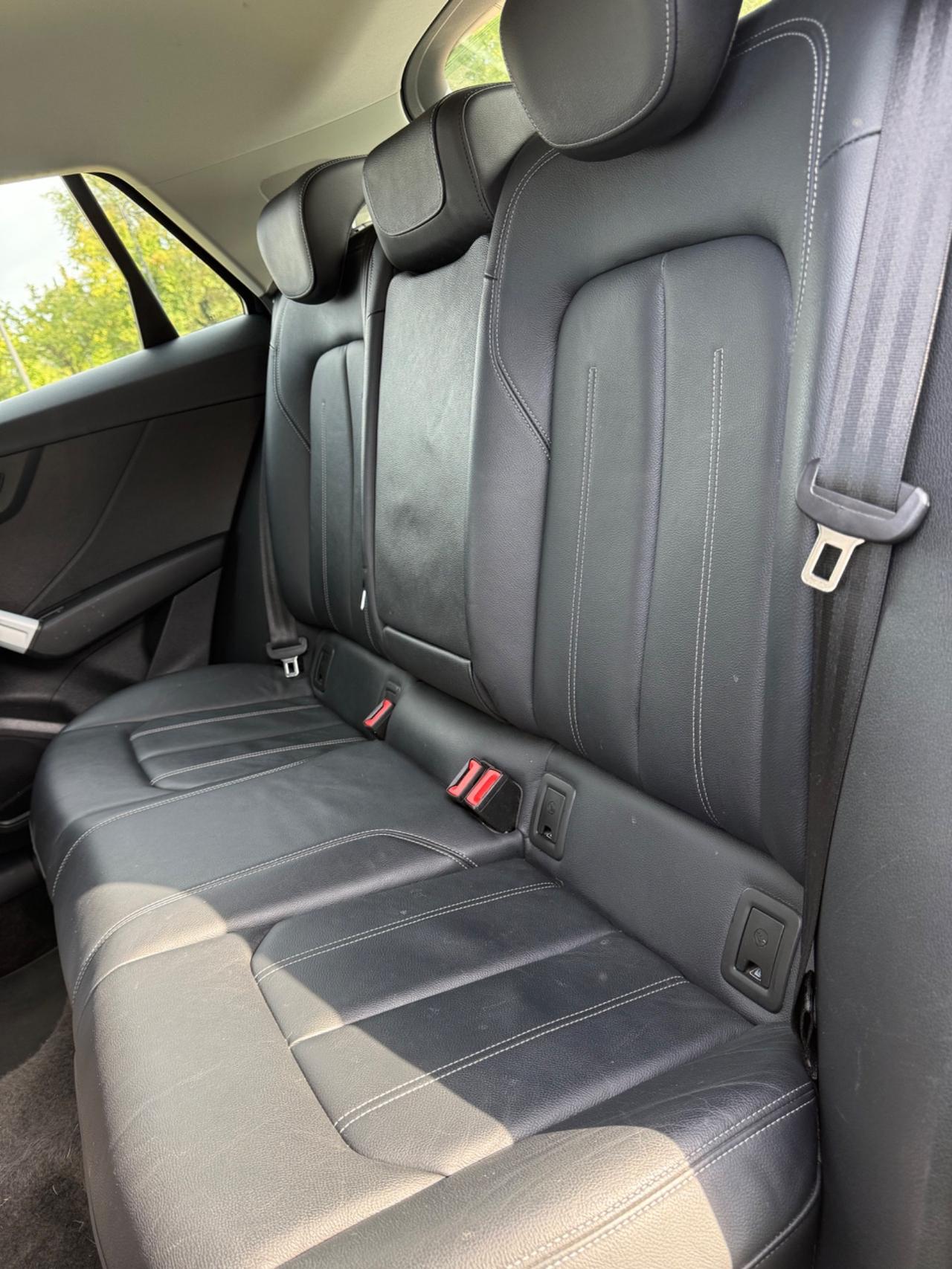 Audi Q2 40 TFSI quattro S tronic Identity Black