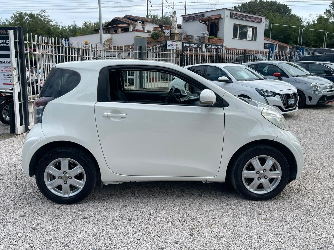 Toyota iQ 1.0 CAMBIO AUTOMATICO, NEOPATENTATI