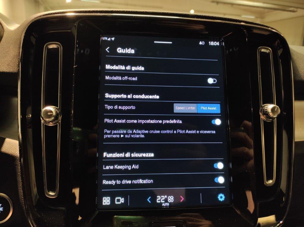 VOLVO XC40 (2017-->) - XC40 B3 automatico Core