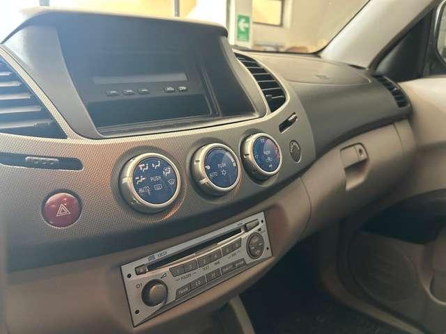 Mitsubishi L200 L200 d.cab 2.5 di-d Intense N1