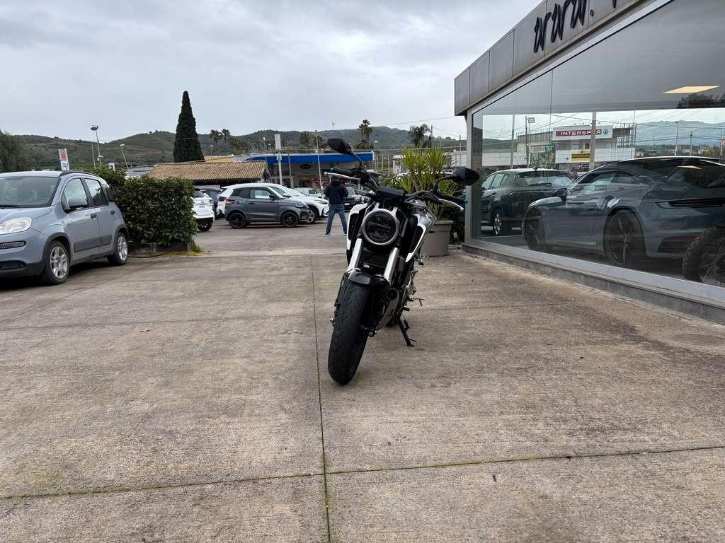 Honda CBR 125 2020 / KM 21.000 Tua a solo 23 Euro al mese