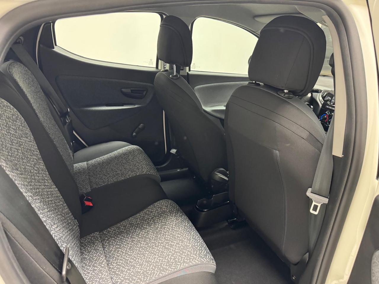 LANCIA Ypsilon III 2021 - Ypsilon 1.0 firefly hybrid Silver s&s 70c