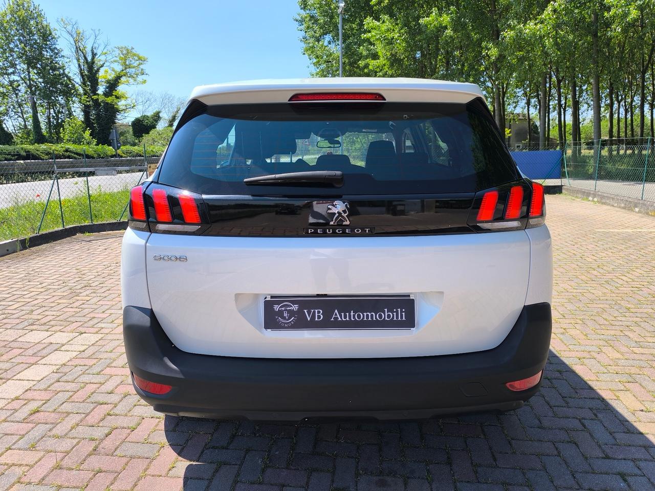 Peugeot 5008 BlueHDi 130 S&S EAT8 Active Pack