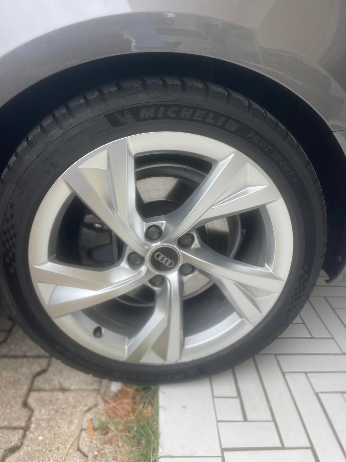 Audi A4 Avant 40 TDI S tronic line edition