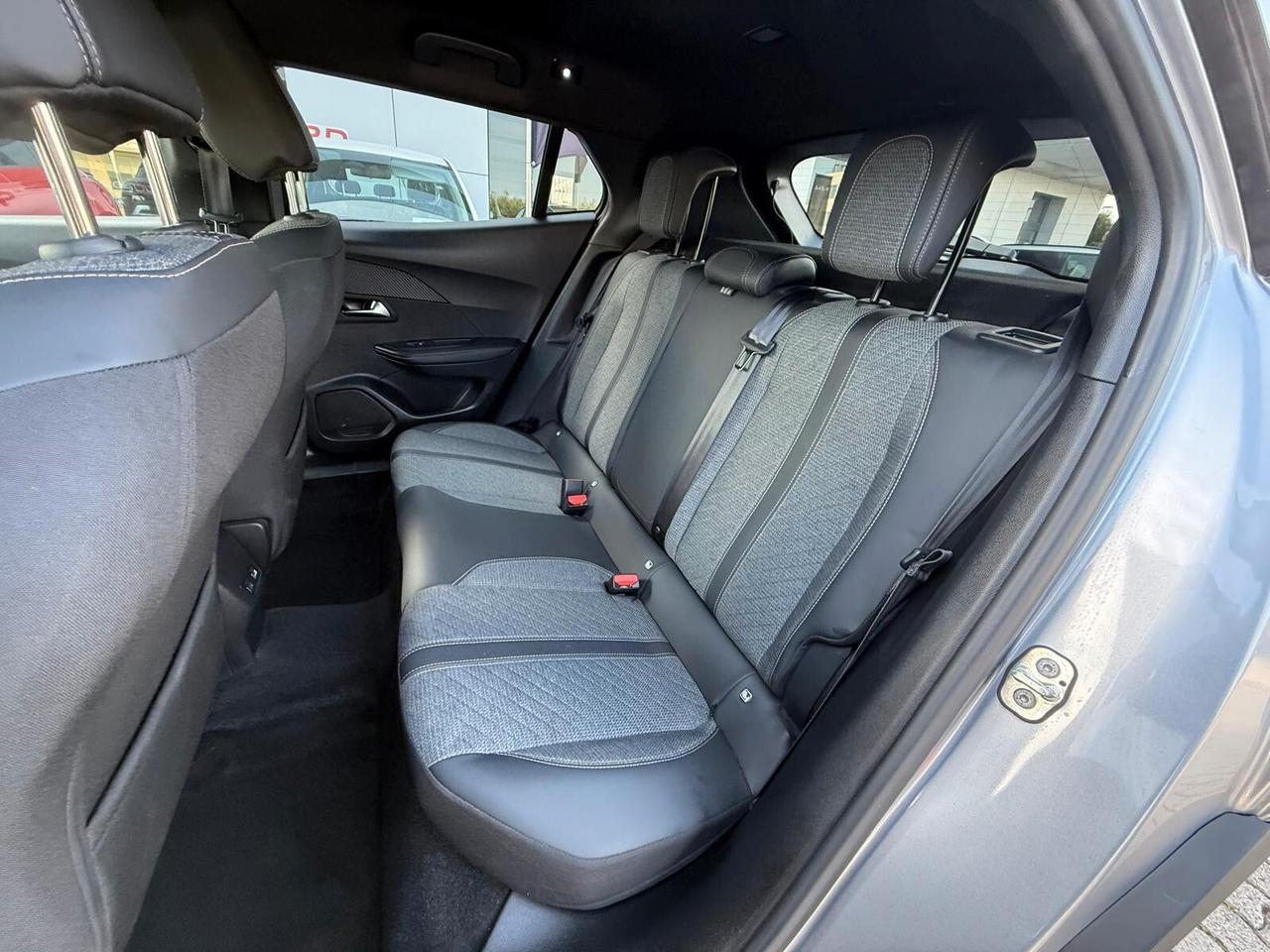 Peugeot 2008 PureTech 100 S&S Allure - ok neopatentati -